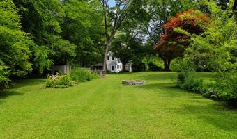 77 N High St, Clinton, CT 06413