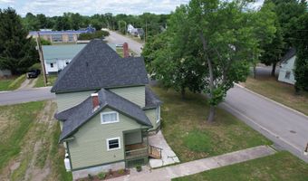51 Broadway St, Baileyville, ME 04694