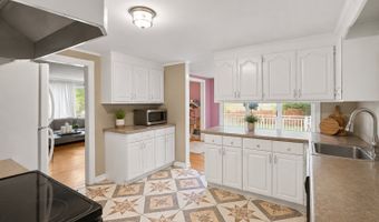50 Maple Ave Ext, Bethel, CT 06801