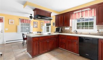 24 Kirkbrae Dr, Lincoln, RI 02865