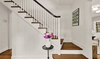 4320 LORCOM Ln, Arlington, VA 22207