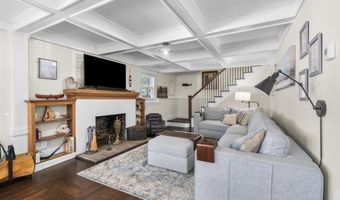 20 Bradley Ave, Branford, CT 06405