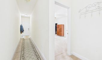 7801 RIDGEWOOD Dr, Annandale, VA 22003