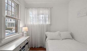 34 Bull St, Newport, RI 02840