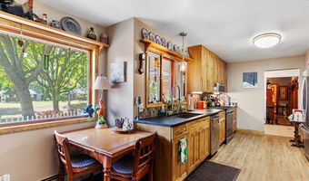 916 Hillcrest Dr, Adrian, MI 49221