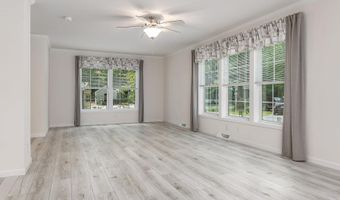 3 Alison Cir, Hampton, NH 03842