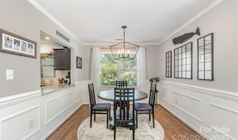 2722 Hillmont Dr, Charlotte, NC 28226
