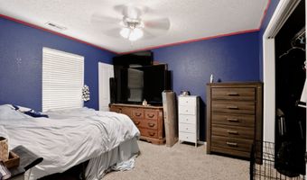 7102 Harness Lakes Dr, Indianapolis, IN 46217