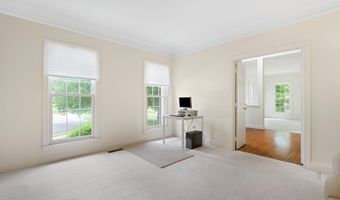 10604 MAPLECREST Ln, Potomac, MD 20854