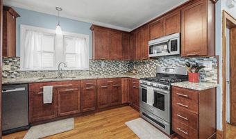 19 Pleasant Ave, Amsterdam, NY 12010
