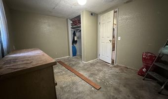 111 W Lee St, Aurora, MO 65605