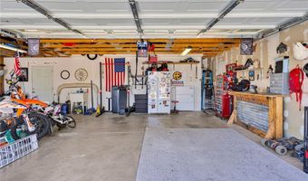 19581 Powhatan Rd, Apple Valley, CA 92308
