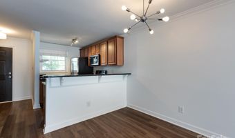 1348 Green Oaks Ln L, Charlotte, NC 28205