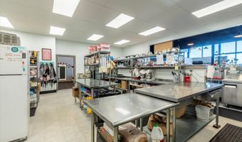 215 SE 10TH St, Bandon, OR 97411