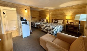 244 Yellowstone Ave W, Cody, WY 82414