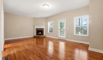 9040 Woodland Trl, Alpharetta, GA 30009