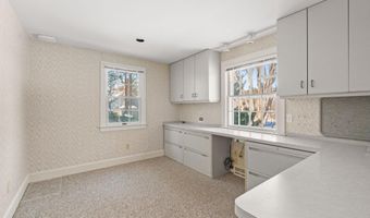 79 Bayberry Ln, Barnstable, MA 02630