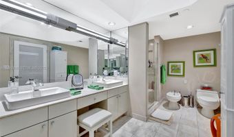 2000 Island Blvd 203, Aventura, FL 33160