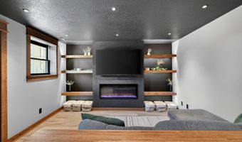 805 SE 2nd St, Ankeny, IA 50021