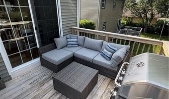 86 Inkberry Trl, Narragansett, RI 02882