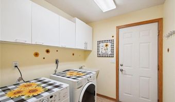 14208 Heritage Ln, Apple Valley, MN 55124