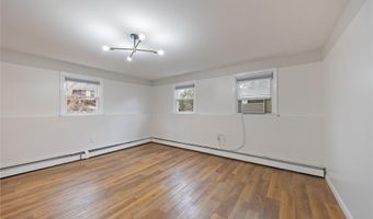 8 Apple Blossom Ct, Airmont, NY 10952