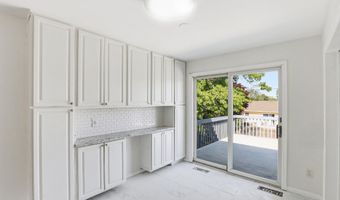 816 Berkeley Ave, Beachwood, NJ 08722