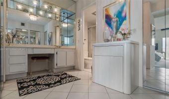 3701 N Country Club Dr 606, Aventura, FL 33180