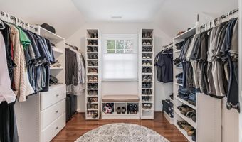 43799 ABBOTT Pl, Ashburn, VA 20147