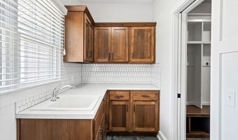 5962 Deer Hollow Rd, Auburn, IN 46706