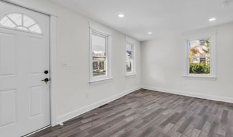 35 Church St, Allentown, NJ 08501