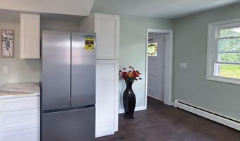24 Joanne Ct, Albany, NY 12209