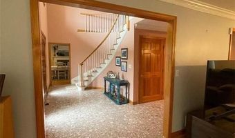 139 Honeyman Ave, Middletown, RI 02842