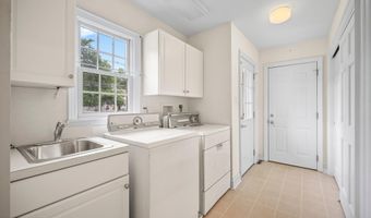 151 S Main St, Allentown, NJ 08501