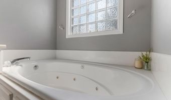 449 Shallowford Dr, Boiling Springs, SC 29316