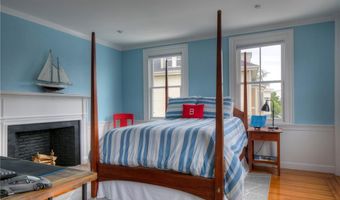 204 Spring St, Newport, RI 02840