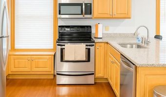 20 Berkeley Ave 4, Newport, RI 02840