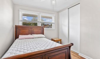 8 N AVON Dr, Claymont, DE 19703