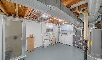 210 11th Ave SW, Altoona, IA 50009