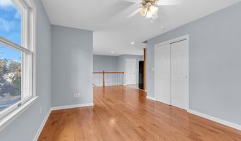 575 Clinton Ave, Belford, NJ 07718