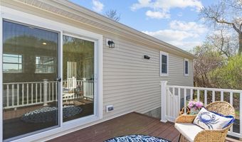 64 Burnside Ave, Narragansett, RI 02882
