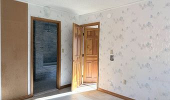 498 Town Line Rd, Bennington, VT 05201