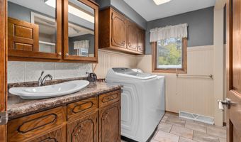 1022 E CAPITOL Dr, Appleton, WI 54911