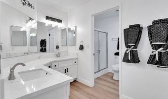 11722 Oak St, Apple Valley, CA 92308