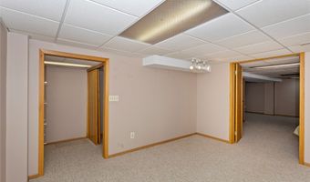 1006 SE Peterson Dr, Ankeny, IA 50021