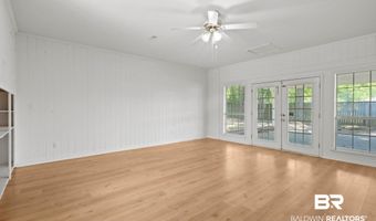 402 E Poplar St, Atmore, AL 36502