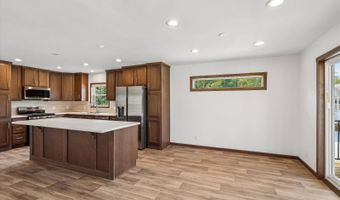 7368 NE Berwick Dr 6, Ankeny, IA 50021