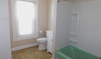2411 S 5th St 2Nd Floor, Allentown, PA 18103