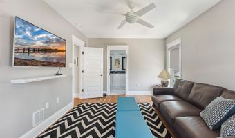 25 W 32nd St, Avalon, NJ 08202