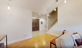 3229 N Volz Dr E, Arlington Heights, IL 60004